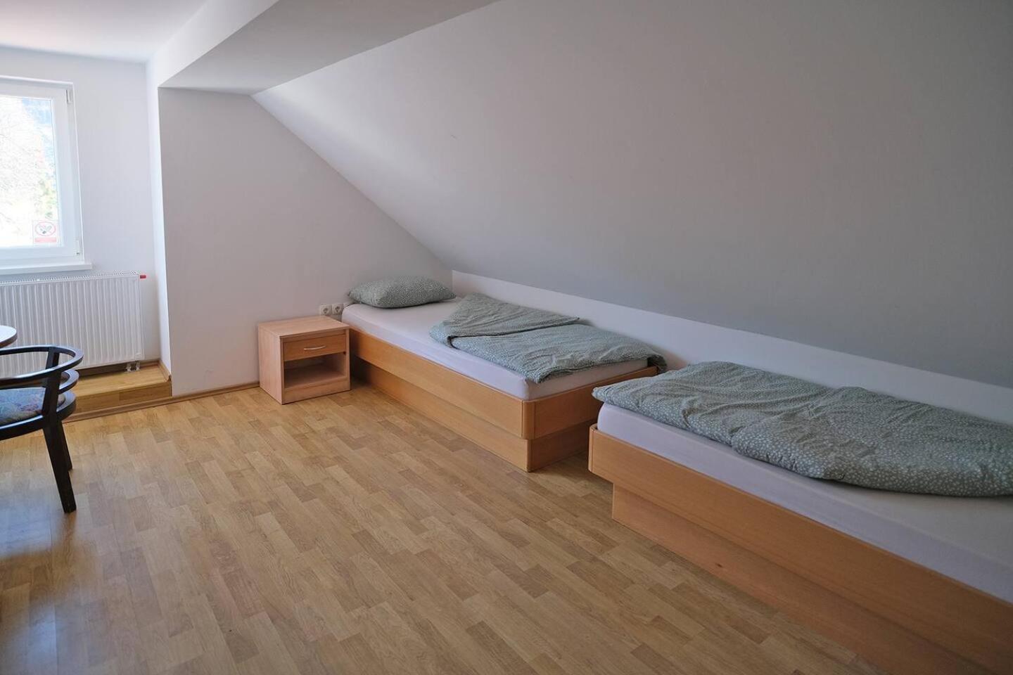 Sostanj Velenje Ravne Sobe Rooms Vrtacnik D O O Kültér fotó